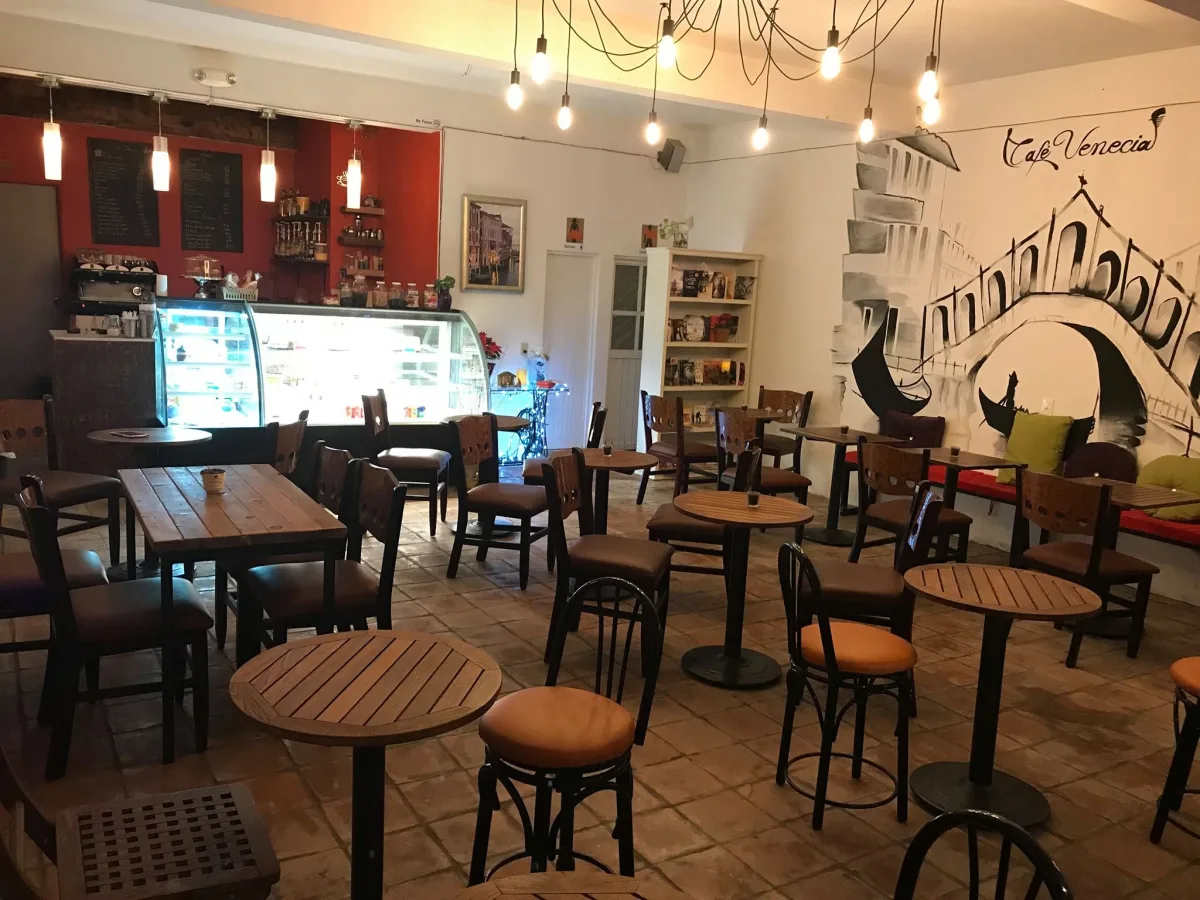 Imagen de portada de Café Venecia