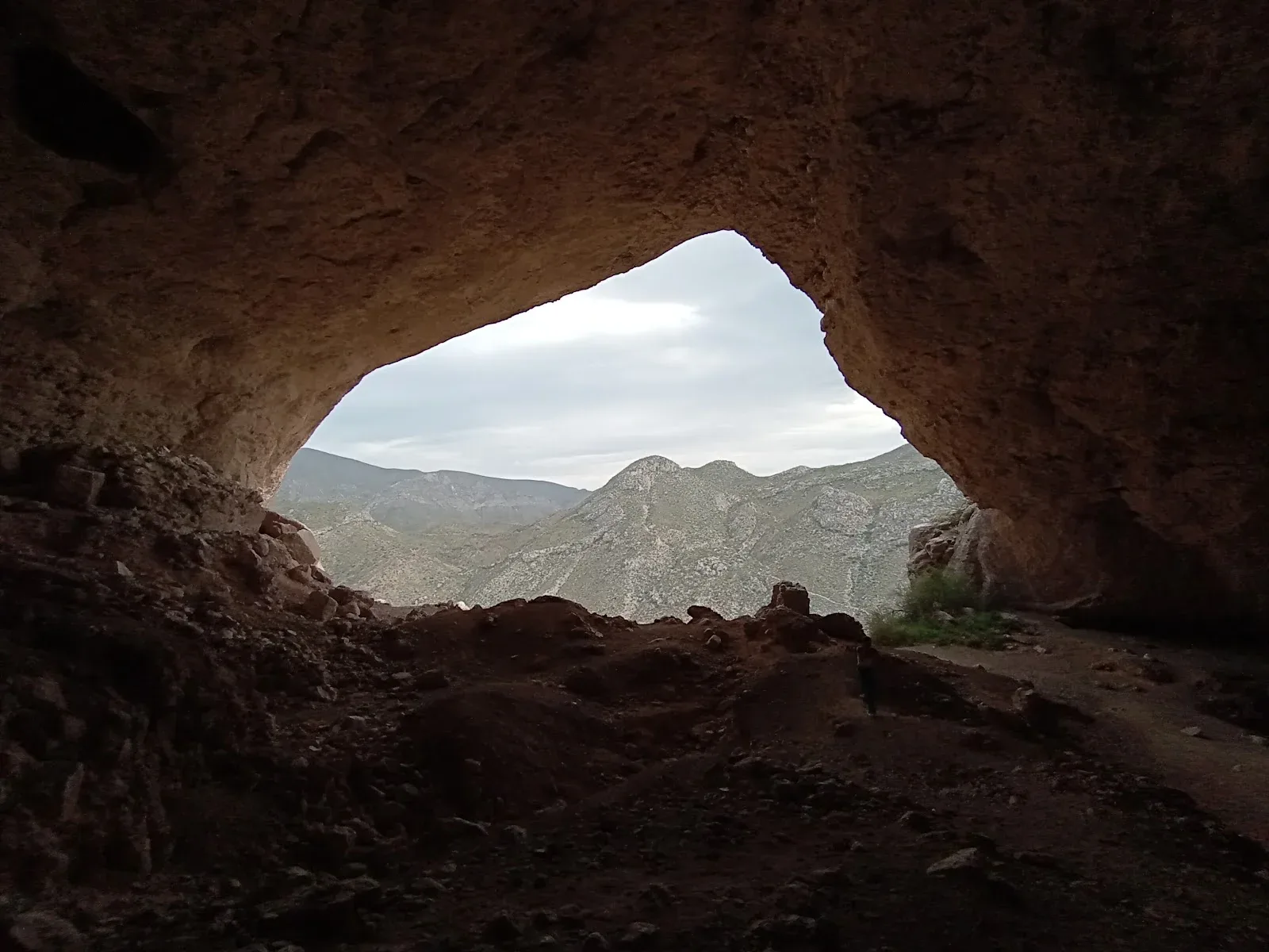 Imagen importada para La Cueva de las Iglesias