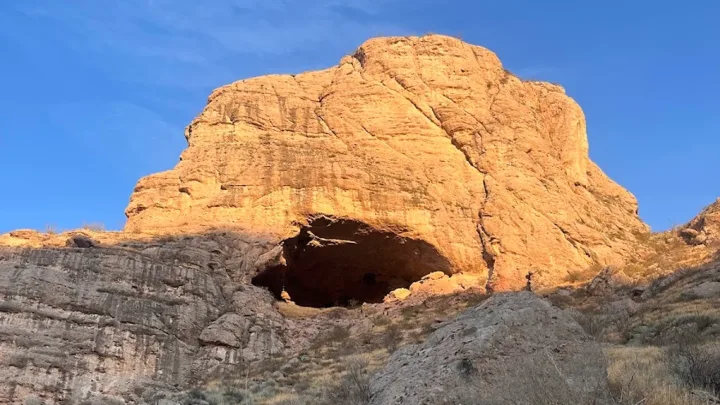 Imagen importada para La Cueva de las Iglesias