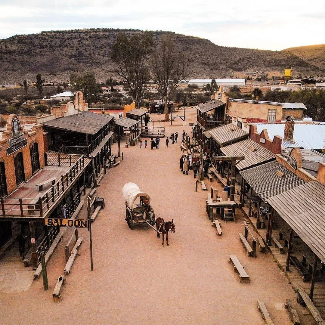 Galería de Paseo del Viejo Oeste