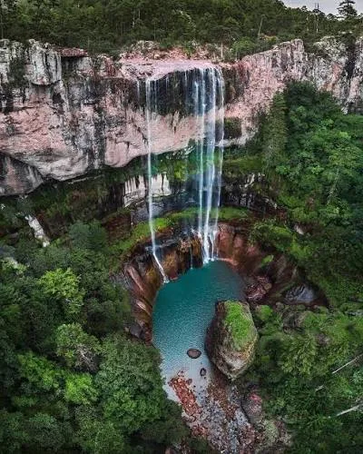 Paisaje de Cabañas Salto del Agua Llovida