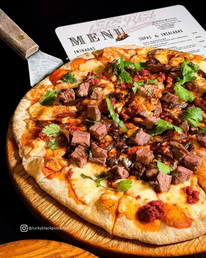 galería de Lucky Black Pizza, Pasta & Vino