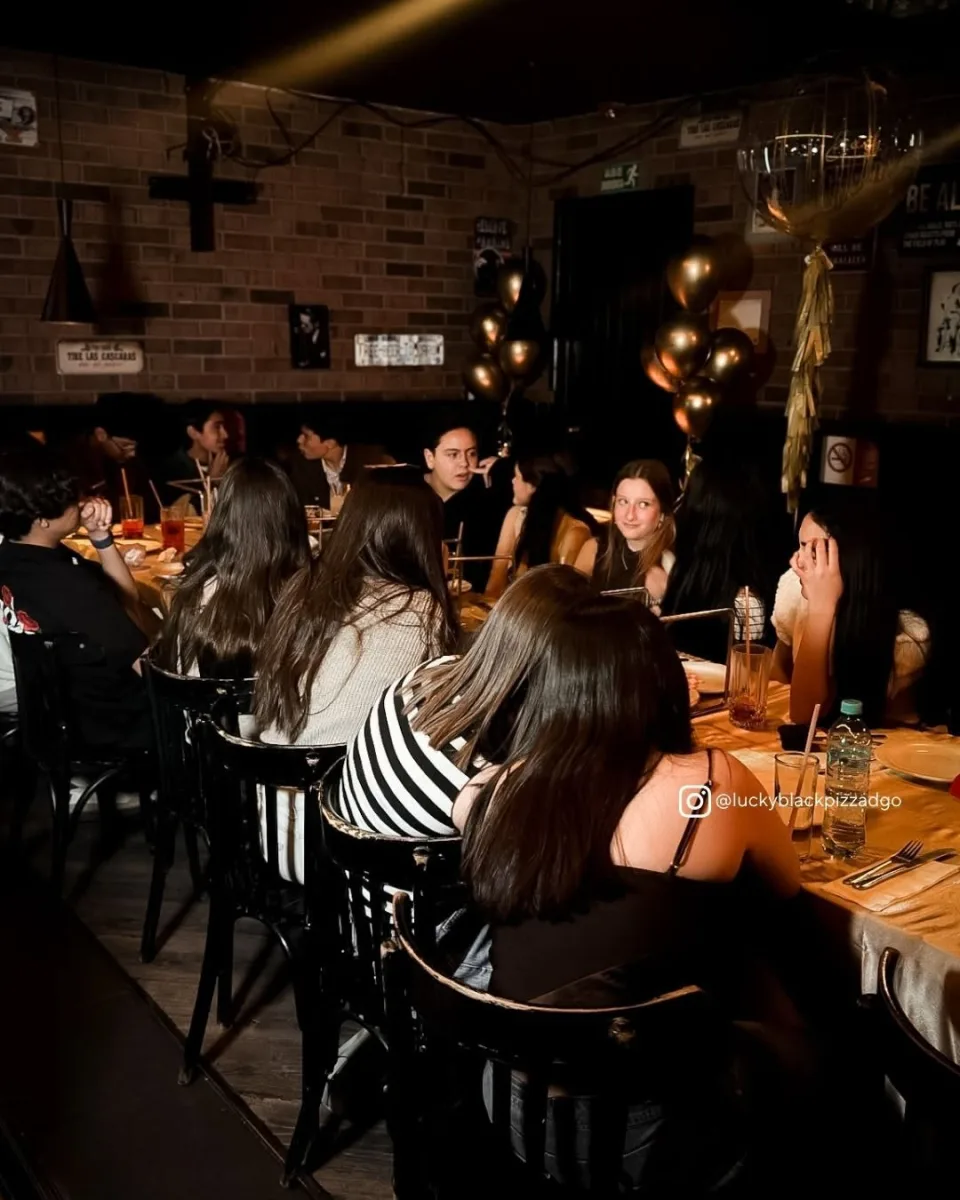 galería de Lucky Black Pizza, Pasta & Vino
